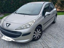 Usado 2008 Peugeot 207 Sedan | € 5.000 (Preço justo)
