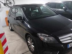 Preto Usado 2013 Mercedes B180 Monovolume | € 17.500 (Preço justo)