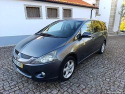 Cinza Usado 2006 Mitsubishi Grandis Monovolume | € 4.990