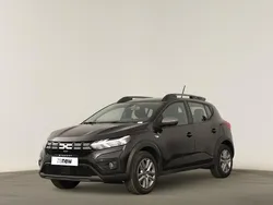 Noir nacre Usado 2023 Dacia Sandero Expression Citadino | € 17.890 (Preço justo)