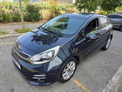 Azul Usado 2016 Kia Rio Citadino | € 11.000 (Preço justo)