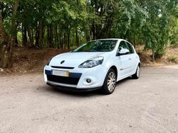 Branco Usado 2009 Renault Clio II Citadino | € 7.500 (Caro)