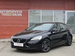 Preto Usado 2019 Volvo V40 Momentum Carrinha | € 16.990 (Preço justo)