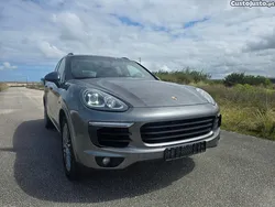 Cinza Usado 2015 Porsche Cayenne S E-Hybrid SUV | € 37.750