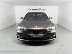 Castanho Usado 2013 BMW 740 Sedan | € 19.980
