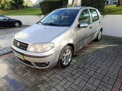 Usado 2006 Fiat Punto Sedan | € 2.800 (Caro)