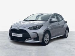 Cinza (pintura metalizada) Usado 2023 Toyota Yaris Comfort Sedan | € 17.750 (Preço justo)