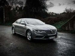 Cinza Usado 2018 Renault Talisman Zen Sedan | € 19.900