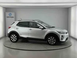 Cinzento Usado 2024 Kia Stonic SUV | € 17.990 (Preço justo)