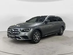 Cinza Usado 2022 Mercedes E220 Avantgarde Carrinha | € 69.000