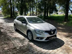 Cinzento (metalizado) Usado 2018 Renault Mégane GrandTour LIMITED Carrinha | € 15.990 (Preço elevado)