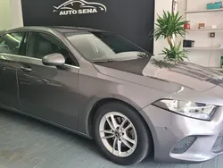 Cinza Usado 2020 Mercedes A160 Business | € 21.750 (Preço justo)
