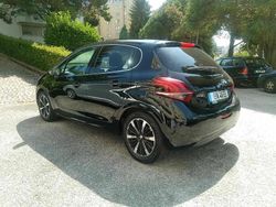 Preto Usado 2018 Peugeot 208 Citadino | € 12.500 (Preço elevado)
