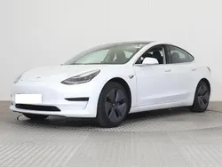 Branco Usado 2020 Tesla Model 3 Sedan | € 24.900 (Preço justo)