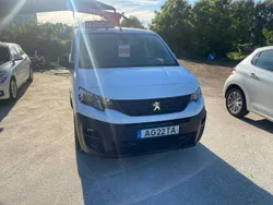 Branco Usado 2021 Peugeot Partner Premium Monovolume | € 13.500 (Bom preço)