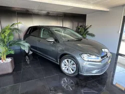 Cinzento Usado 2018 VW Golf VII | € 14.900 (Bom preço)