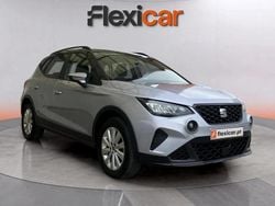 Cinza Usado 2023 Seat Arona Style SUV | € 15.580 (Preço justo)