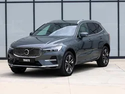 Dourado Novo 2025 Volvo XC60 Plus SUV | € 63.800 (Preço elevado)