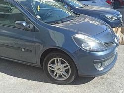 Cinzento Usado 2006 Renault Clio II Citadino | € 2.000 (Super Preço)
