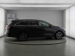 Cinzento Usado 2024 Kia Ceed Sportswagon Sport Carrinha | € 22.490 (Preço justo)