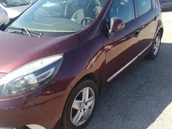 Vermelho Usado 2016 Renault Scénic III Monovolume | € 8.490 (Super Preço)