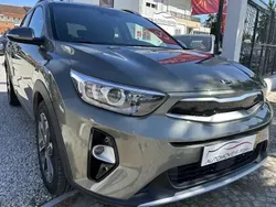 Verde Usado 2019 Kia Stonic LX SUV | € 17.990