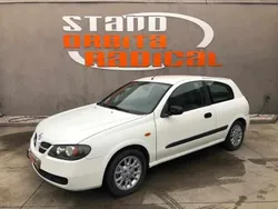 Branco Usado 2002 Nissan Almera Citadino | € 1.490