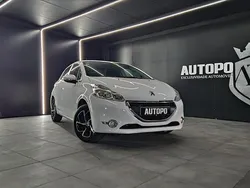 Branco Usado 2014 Peugeot 208 Citadino | € 9.900 (Preço elevado)