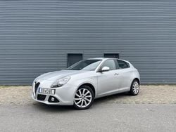 Cinzento Usado 2017 Alfa Romeo Giulietta Distinctive Citadino | € 15.490 (Preço justo)