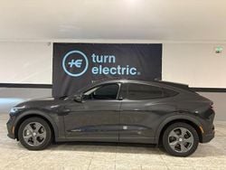 Preto Usado 2022 Ford Mustang Mach-E SUV | € 34.900 (Preço justo)