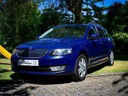 Azul Usado 2016 Skoda Octavia Ambition Carrinha | € 9.900 (Bom preço)