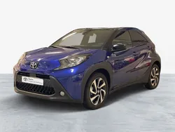 Azul (pintura metalizada) Usado 2024 Toyota Aygo Pulse Citadino | € 19.450 (Caro)