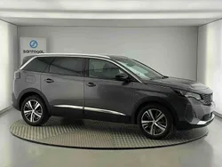 Cinzento Usado 2024 Peugeot 5008 Monovolume | € 32.700 (Preço justo)