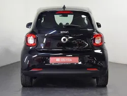 Preto Usado 2022 Smart ForFour Electric Drive Passion | € 12.900 (Preço justo)