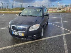 Usado 2008 Skoda Fabia Sedan | € 3.000 (Preço justo)