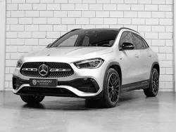 Cinza Usado 2020 Mercedes GLA250 AMG line SUV | € 37.450