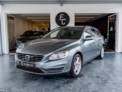 Cinza Usado 2016 Volvo V60 Momentum Carrinha | € 14.950