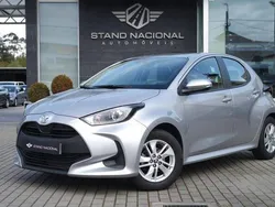 Cinza Usado 2023 Toyota Yaris Comfort | € 18.000 (Preço justo)