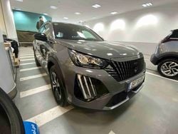 Cinzento Novo 2024 Peugeot e-2008 Allure SUV | € 31.900