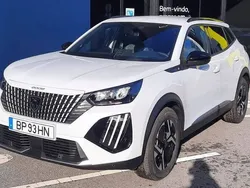 Branco Usado 2025 Peugeot e-2008 Allure SUV | € 33.500 (Preço justo)