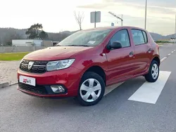 Vermelho Usado 2015 Dacia Sandero Comfort Citadino | € 8.400 (Bom preço)