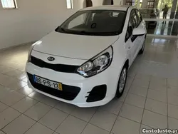 Branco Usado 2015 Kia Rio Citadino | € 11.500 (Caro)
