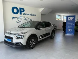 Cinzento Usado 2024 Citroën C3 PureTech Citadino | € 16.250 (Preço justo)