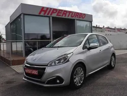 Cinzento (metalizado) Usado 2018 Peugeot 208 Style Citadino | € 10.900 (Preço justo)