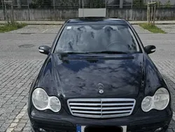 Usado 2006 Mercedes 220 Sedan | € 6.500
