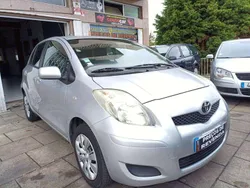 Cinzento Usado 2010 Toyota Yaris | € 5.999 (Bom preço)