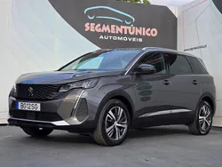 Cinza Usado 2024 Peugeot 5008 Allure Monovolume | € 32.490 (Preço justo)