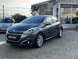 Cinza Usado 2019 Peugeot 208 Signature Sky Citadino | € 11.500 (Preço justo)