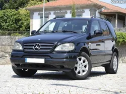 Preto Usado 2001 Mercedes ML270 SUV | € 9.499 (Preço justo)