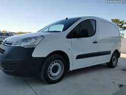 Branco Usado 2015 Citroën Berlingo Monovolume | € 8.999 (Preço justo)